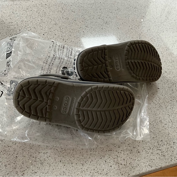 EUC Juniors Crocs (offers!) 😎 - Picture 7 of 10